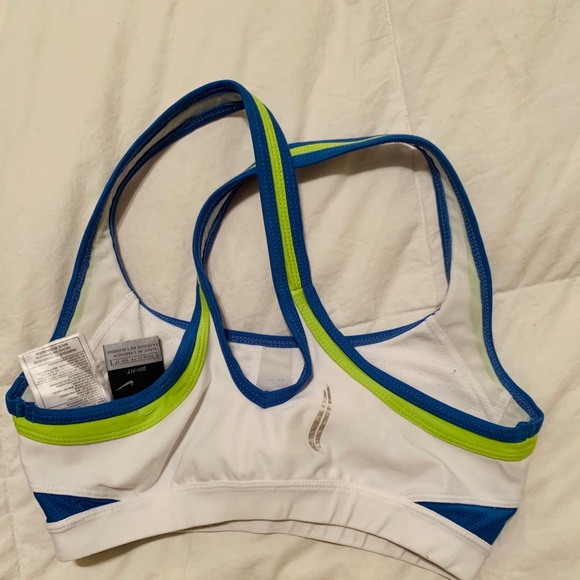 Nike sports bra - Picture 2 of 2